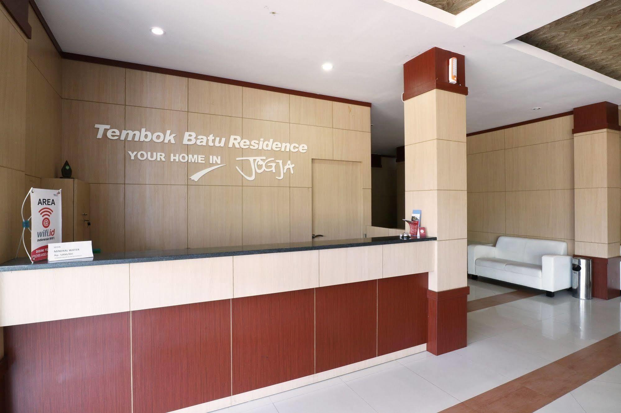 Oyo Flagship 3726 Tembok Batu Residence Yogyakarta Exterior photo